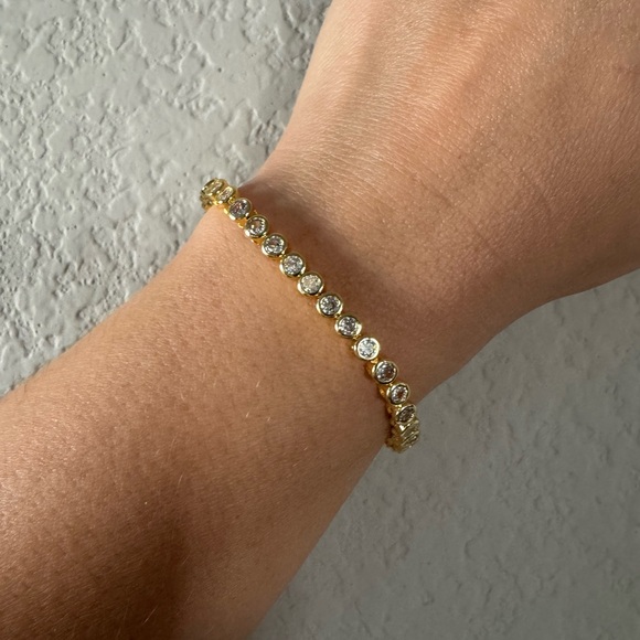 Gold Bezel Tennis Bracelet - Picture 1 of 2